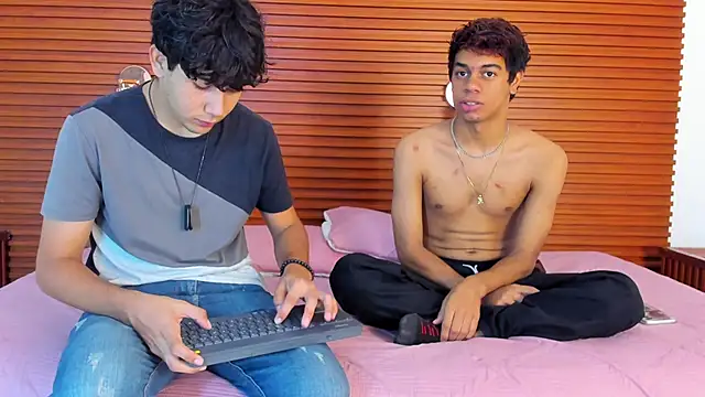 peakk twiinns online show from March 13, 11:28 am