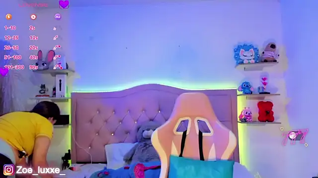 Snapshot of Zoe_Luxxe_ chatting on May 23, 12:16 am Zoe Luxxe online show from May 23, 12:16 am