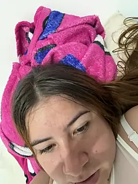 Snapshot of Zoe_Luxxe_ chatting on June 15, 9:39 pm Zoe Luxxe online show from June 15, 9:39 pm