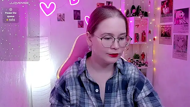 Anny Twelvetrees online show from March 13, 8:32 am