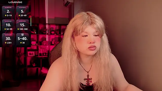 LilithNlsn online show from June 7, 10:19 am