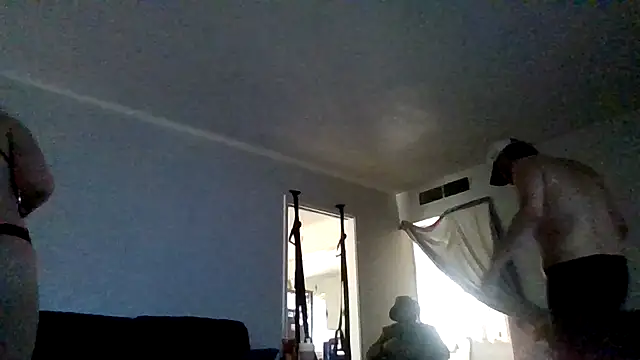 TallHungandCloudy69 online show from April 16, 12:33 am