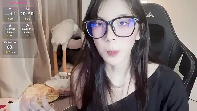 Snapshot of paopao-666 chatting on May 17, 11:17 am paopao-666 online show from May 17, 11:17 am