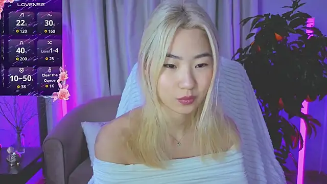 YunnaLuv online show from March 10, 12:59 am