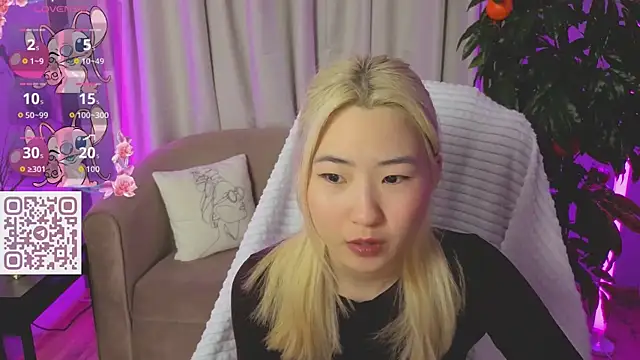 YunnaLuv online show from March 14, 1:01 am