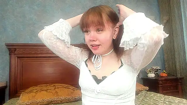 Snapshot of LeahAllsop chatting on May 15, 2:51 am LeahAllsop online show from May 15, 2:51 am