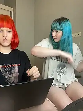AlexaGudz online show from May 11, 3:29 pm