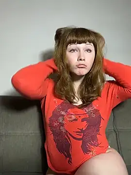 AlexaGudz online show from May 25, 7:31 pm