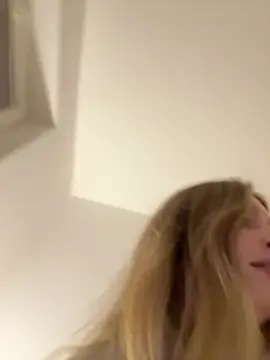 Renesme 28 online show from March 16, 10:03 pm