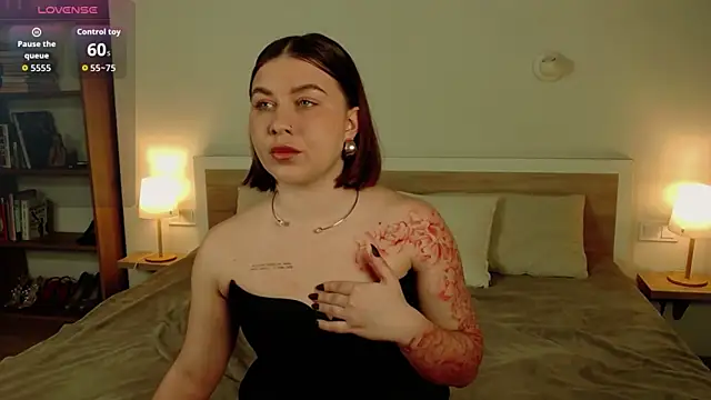 HermioneMoon online show from April 28, 3:39 pm