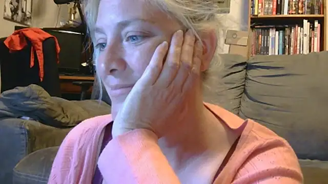 MistyMountains96 online show from June 2, 3:41 am