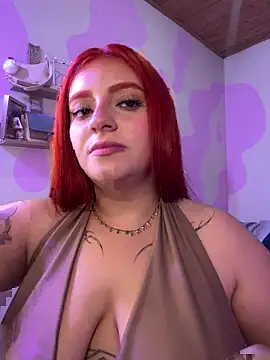 Emma Q0 online show from May 7, 9:31 pm