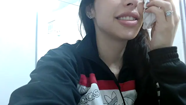 Snapshot of sweetwanda chatting on March 23, 1:48 pm sweetwanda online show from March 23, 1:48 pm