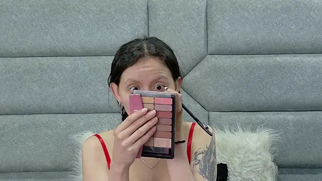 Snapshot of Naomimolie chatting on July 11, 12:08 pm Naomimolie online show from July 11, 12:08 pm