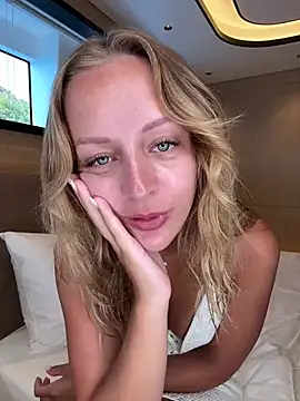 Snapshot of agatheeex chatting on July 9, 10:41 am agatheeex online show from July 9, 10:41 am