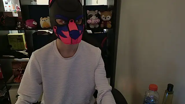 Snapshot of MellPUP chatting on April 7, 12:11 am MellPUP online show from April 7, 12:11 am