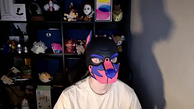Snapshot of MellPUP chatting on June 15, 11:23 am MellPUP online show from June 15, 11:23 am