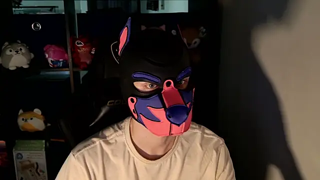Snapshot of MellPUP chatting on June 16, 11:57 am MellPUP online show from June 16, 11:57 am