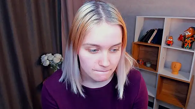 AveIinaStromain online show from March 3, 11:05 am