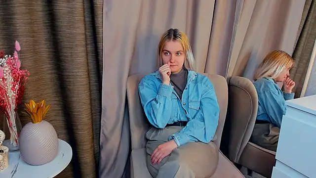 AveIinaStromain online show from March 5, 12:56 pm