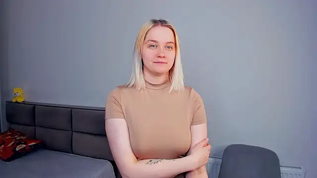 AveIinaStromain online show from March 15, 5:57 am