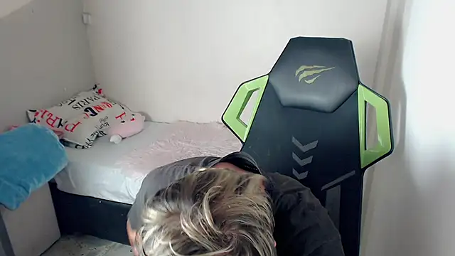 Snapshot of Pablito_junior chatting on May 31, 10:44 pm Pablito junior online show from May 31, 10:44 pm