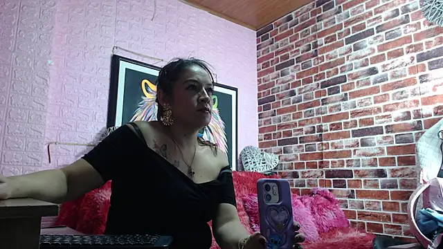 Denise Diaz online show from May 2, 4:17 am