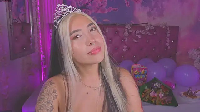 ManuelaVeeleez online show from June 11, 5:38 am