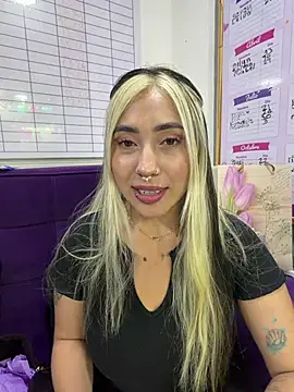 ManuelaVeeleez online show from June 13, 3:59 am