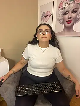 AlmaraRouge online show from May 11, 8:17 pm