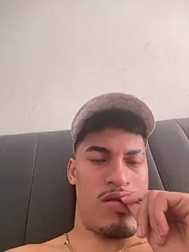 Snapshot of Ares_DAMM chatting on June 14, 4:31 pm Ares DAMM online show from June 14, 4:31 pm