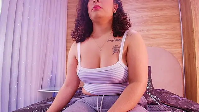 Snapshot of kiara_lp chatting on May 14, 3:02 am kiara lp online show from May 14, 3:02 am