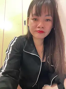 Little Muse78 online show from May 4, 1:01 am