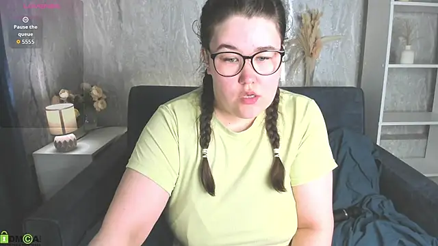 Snapshot of Miss_Triss chatting on August 4, 8:28 am Miss Triss online show from August 4, 8:28 am