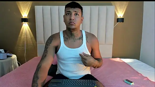 Snapshot of Axell_king07 chatting on May 11, 5:10 pm Axell king07 online show from May 11, 5:10 pm
