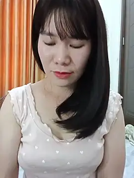 Snapshot of Bondgirl_9 chatting on July 3, 6:09 am Bondgirl 9 online show from July 3, 6:09 am
