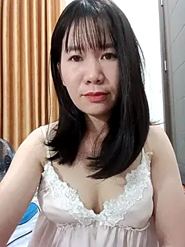 Snapshot of Bondgirl_9 chatting on July 17, 6:35 pm Bondgirl 9 online show from July 17, 6:35 pm