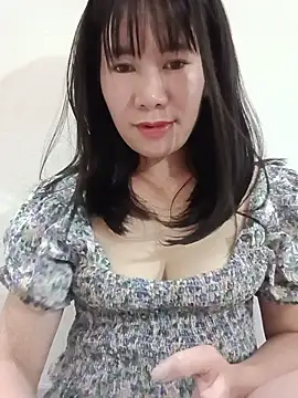 Snapshot of Bondgirl_9 chatting on August 1, 8:08 pm Bondgirl 9 online show from August 1, 8:08 pm