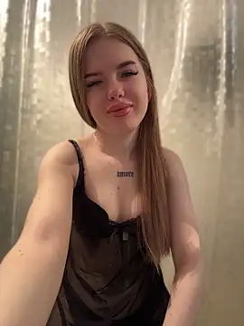KayShaw online show from April 28, 4:34 pm