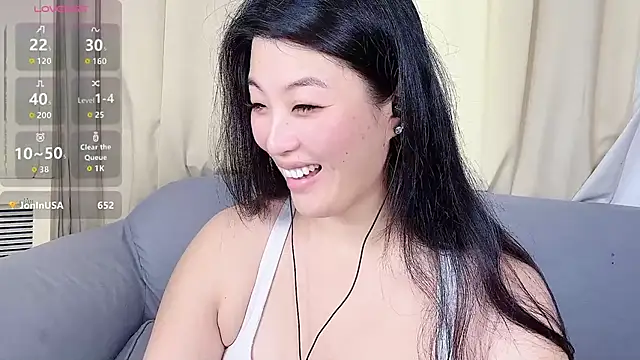 Snapshot of Tavie1744 chatting on June 27, 1:10 am Tavie1744 online show from June 27, 1:10 am