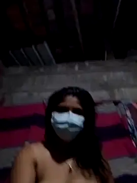 Snapshot of nilkirilli chatting on March 10, 6:13 pm nilkirilli online show from March 10, 6:13 pm