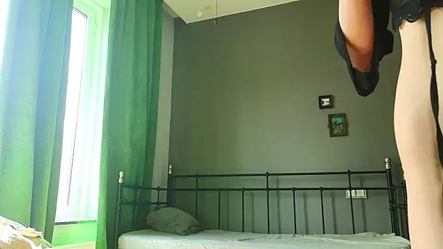 Lilyblushhh online show from July 14, 8:30 am