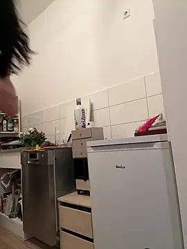 SkinnyLilly online show from July 23, 7:23 pm