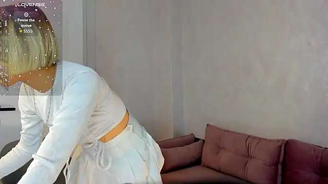 Ellish Hill online show from March 12, 1:45 am