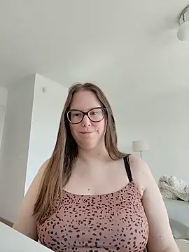 CelineThompson online show from May 23, 1:26 pm