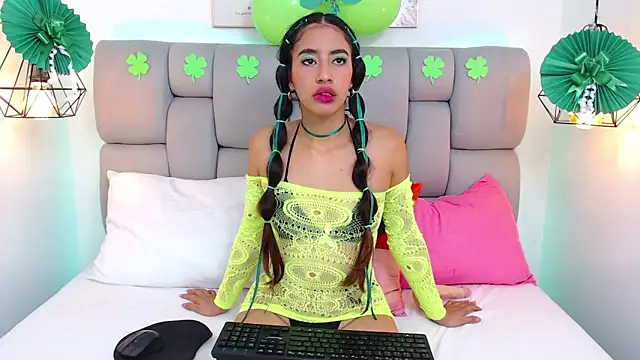 ArianaBrittany online show from March 17, 11:35 am