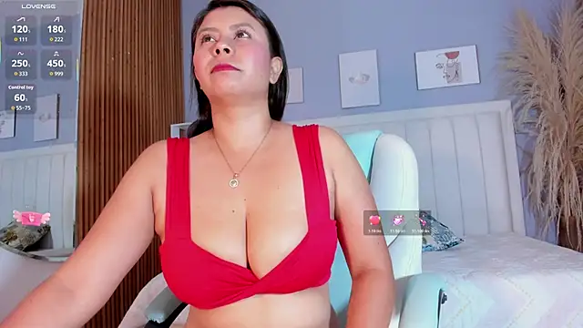 Anthonella Lux online show from April 28, 12:10 pm