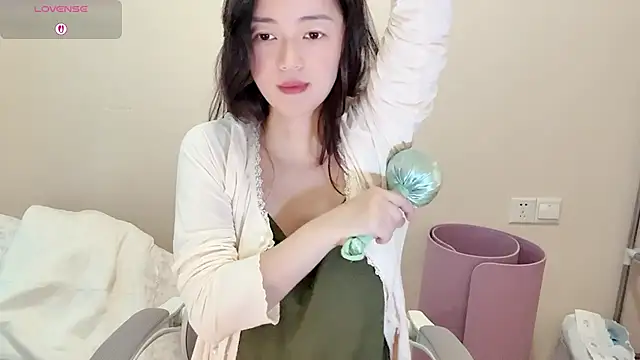 Snapshot of jinxiyao01 chatting on June 30, 2:34 am jinxiyao01 online show from June 30, 2:34 am