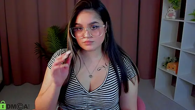 leilawinx online show from March 12, 12:44 pm