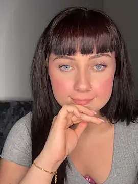 SweetJules18 online show from March 5, 6:59 pm